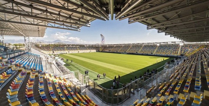 Frosinone, prova di forza allo Stirpe: il Lecce travolto 5-1.Doppietta di Birligea, a segno anche Cichella, Calò e Raimondo. Per i salentini la rete di Monteiro.
