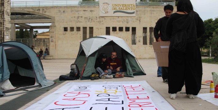 Lecce: continua la mobilitazione degli studenti, “Richiediamo che le spese in armamenti vengano dirottate verso l’istruzione e il diritto allo studio