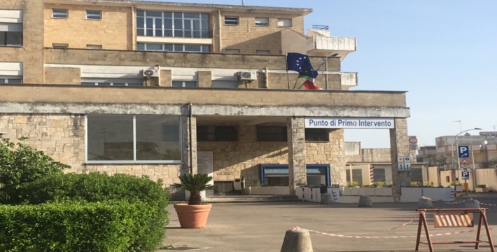 Dalla sanità alla scuola, fino alla politica: la distanza dai problemi reali